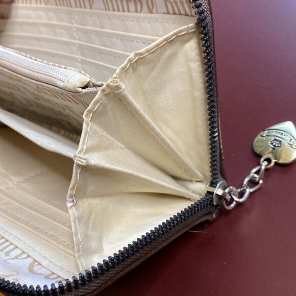JUICY COUTURE Cross My Heart Wallet - Picture 10 of 13